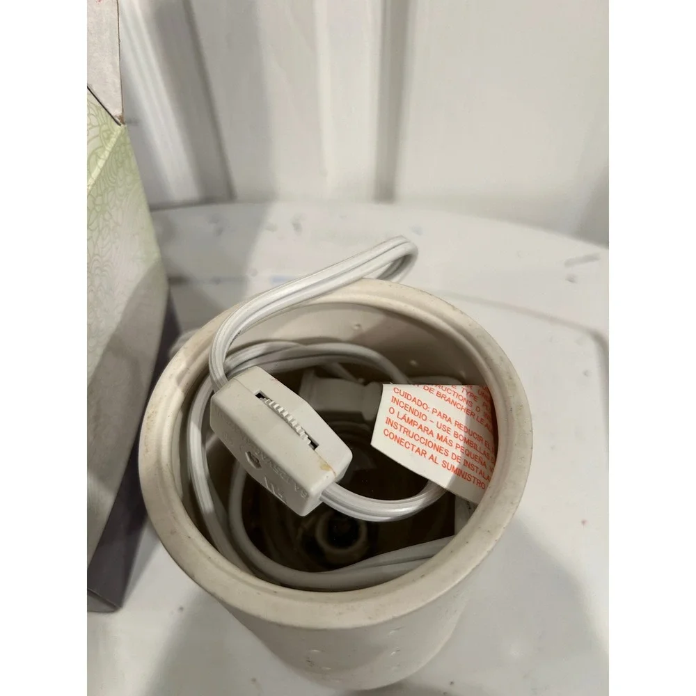 Scentsy Castile Silhouette Wrap with Glowing Core Full-Size Warmer White